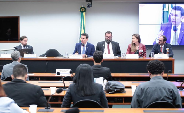 Anac participa de debate na Câmara sobre alta do preço do combustível de aviação