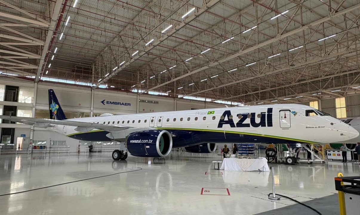 Azul amplia contratações e prevê admitir 446 pilotos até o fim de 2026