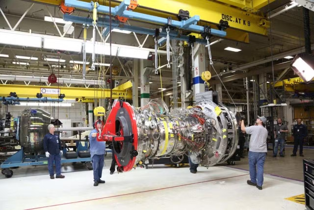 GE Aerospace acelera produção e desenvolvimento de motores com inteligência artificial