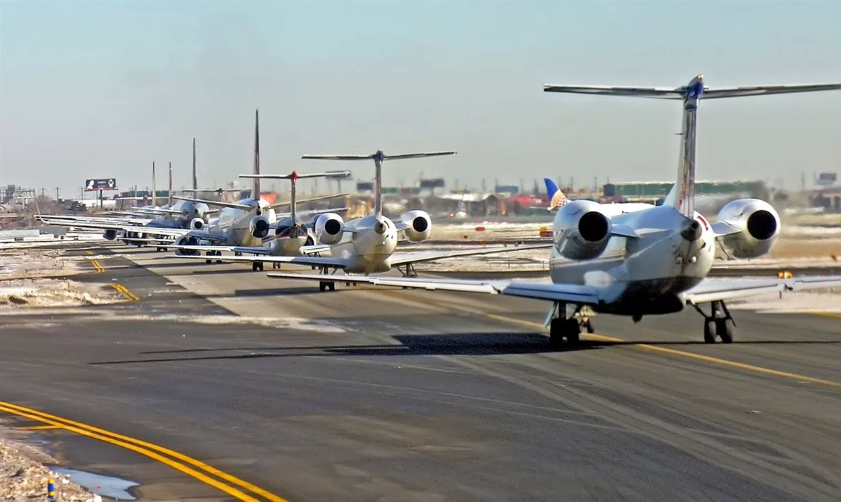 Setor aéreo global vê demanda total recuar quase 2% em junho