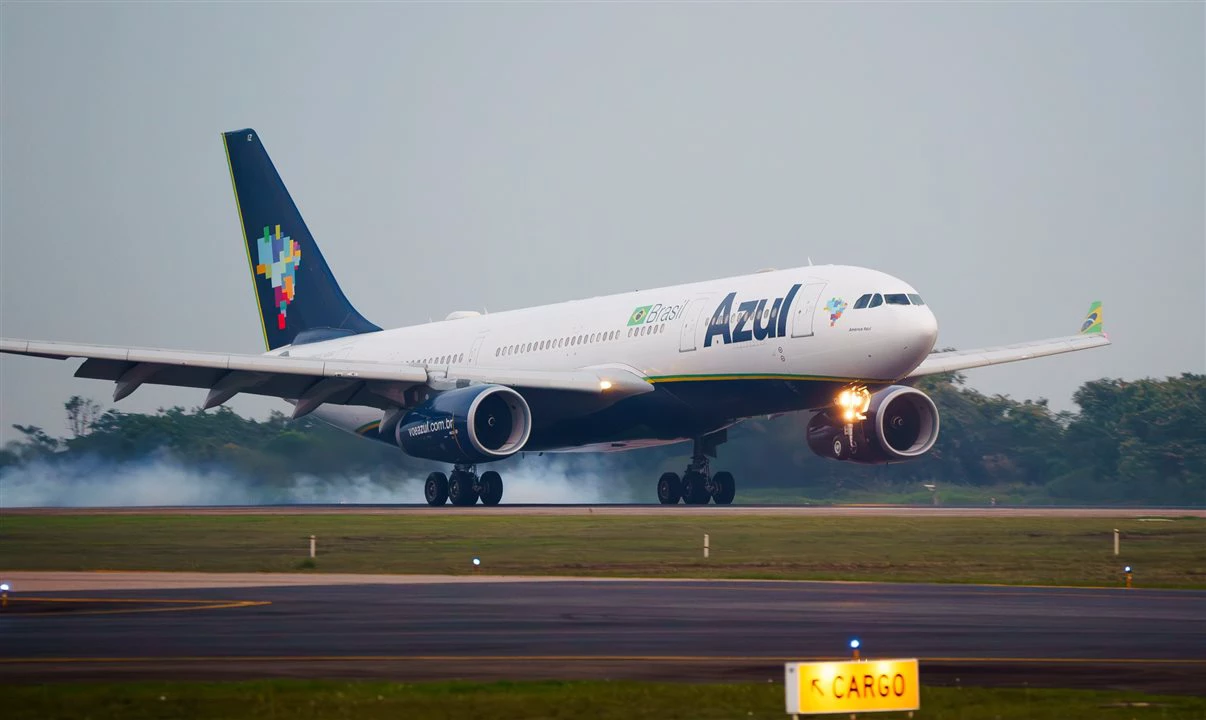 Azul anuncia financiamento de até R$ 2 bilhões para pagamento de combustível de aviação